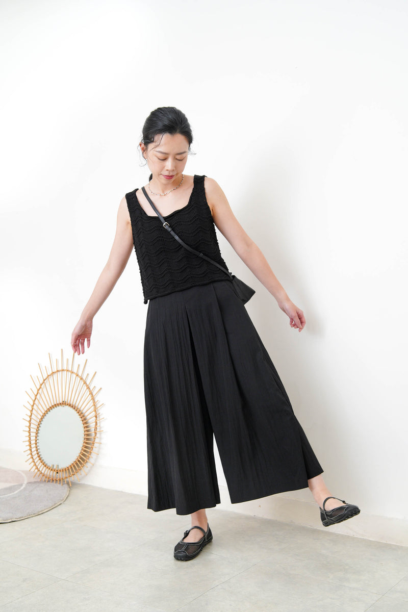 Black wavy texture crochet vest