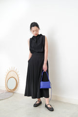Black vest w/ gather collar strings