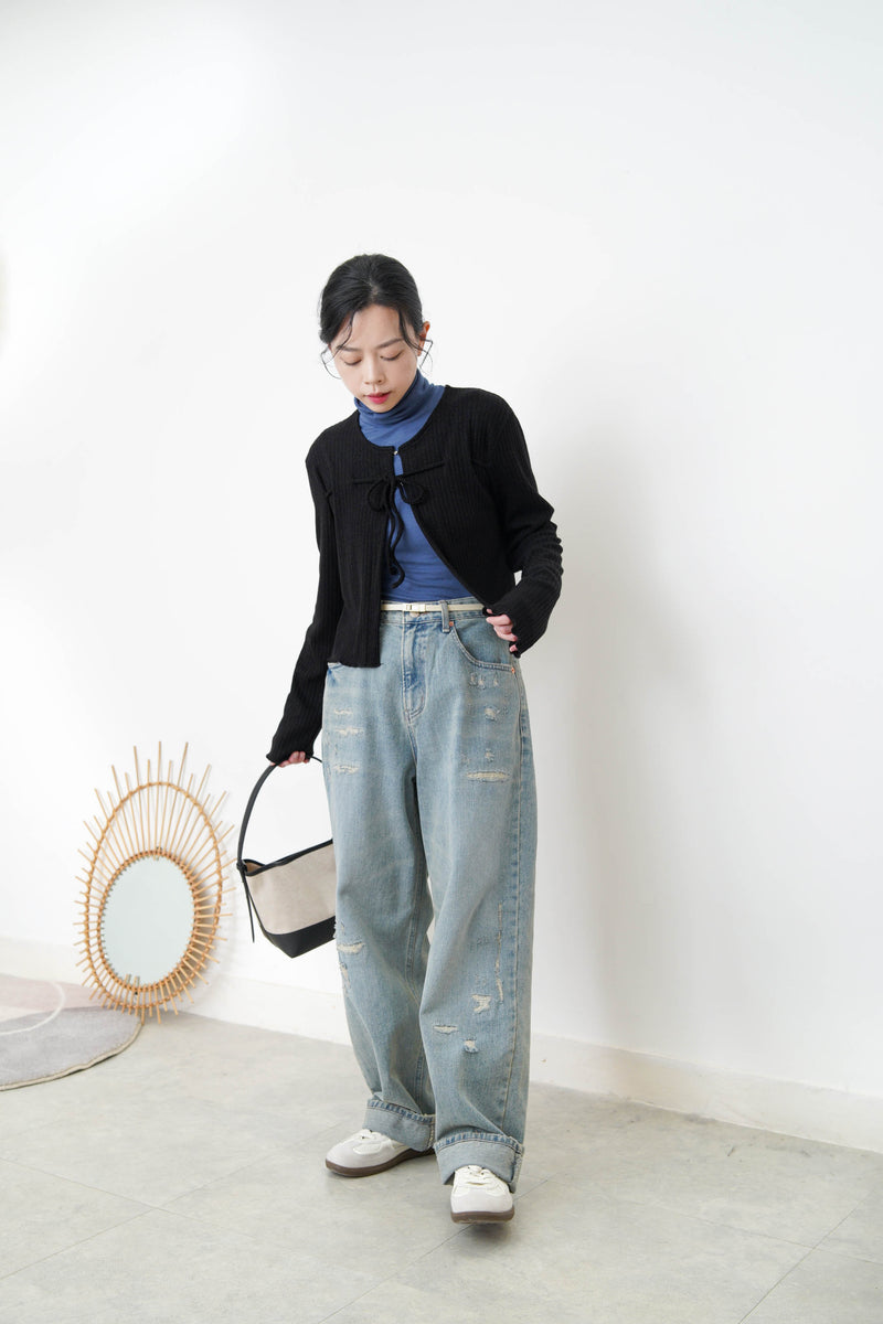 Blue loose turtle neck inner