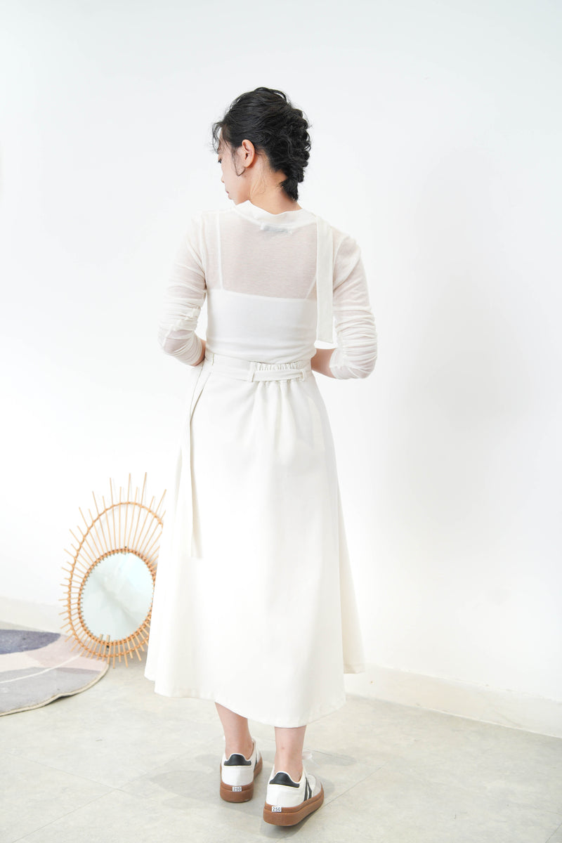 White volume skirt w/ belt