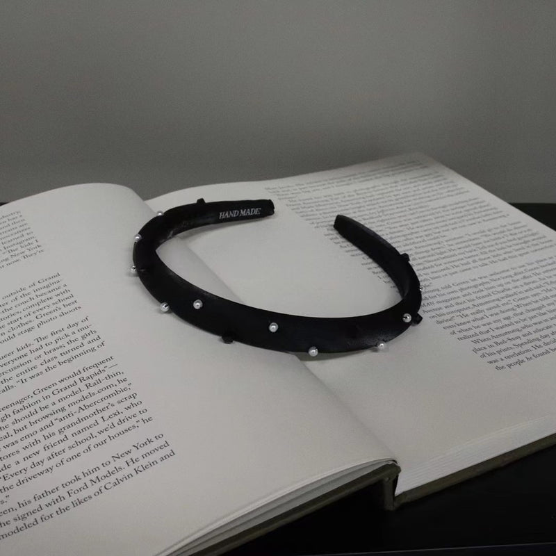 Beads headband in black