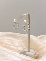 Matte round earrings