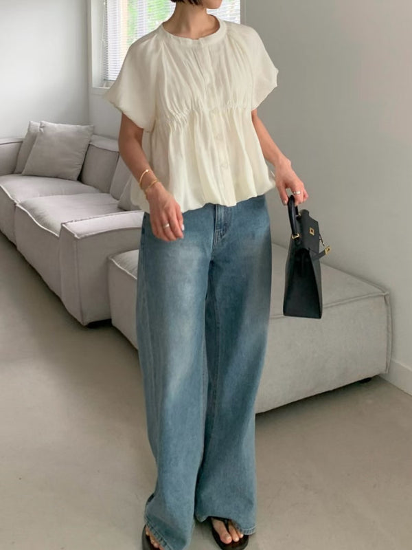 White smooth blouse in balloon shape