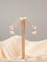Transparent wavy hoop earrings
