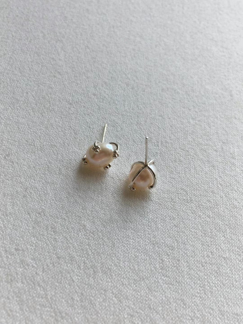 Oval pearl 925 silver earrings