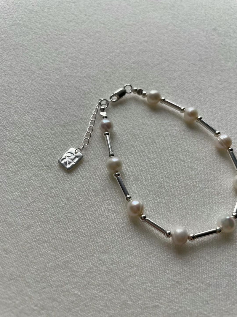 Pearl and silver bracelet