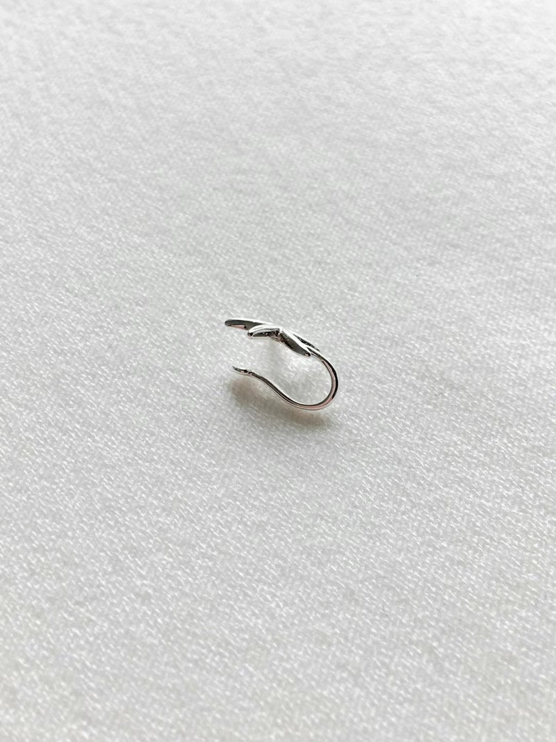 Silver starfish earcuff