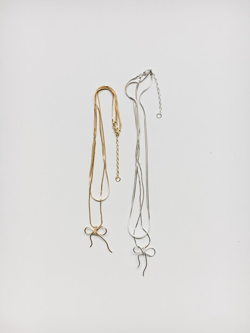 Ribbon necklace in double chain
