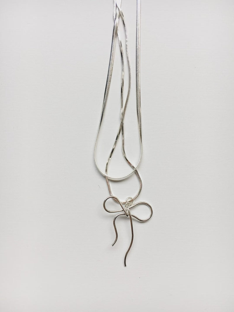 Ribbon necklace in double chain
