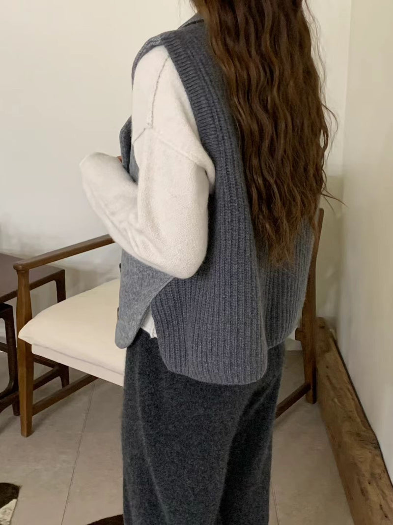 Grey wool vest in wool knit back