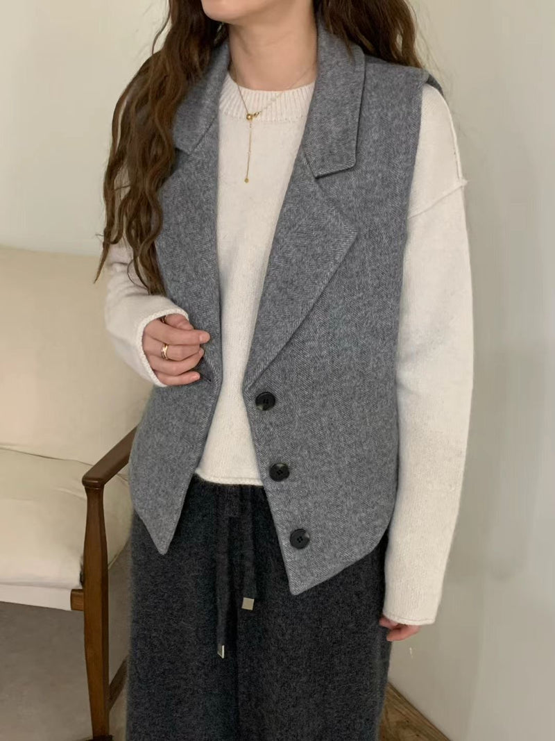 Grey wool vest in wool knit back