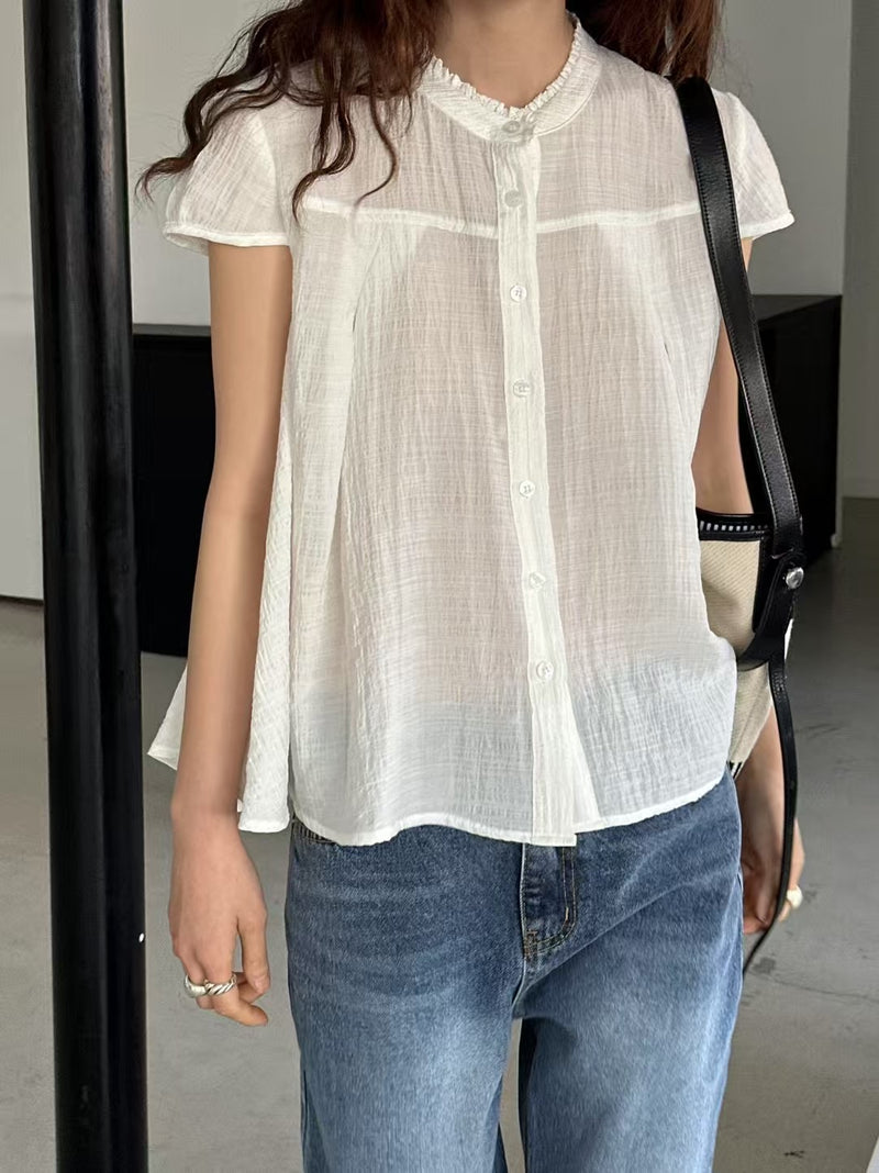 Yellow blouse in lace round neck
