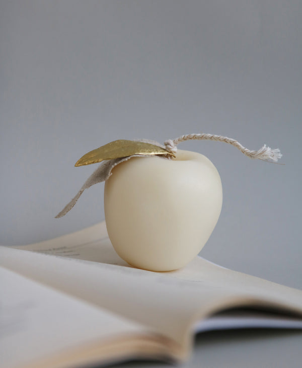 Bees wax candle in apple shape (Ivory)