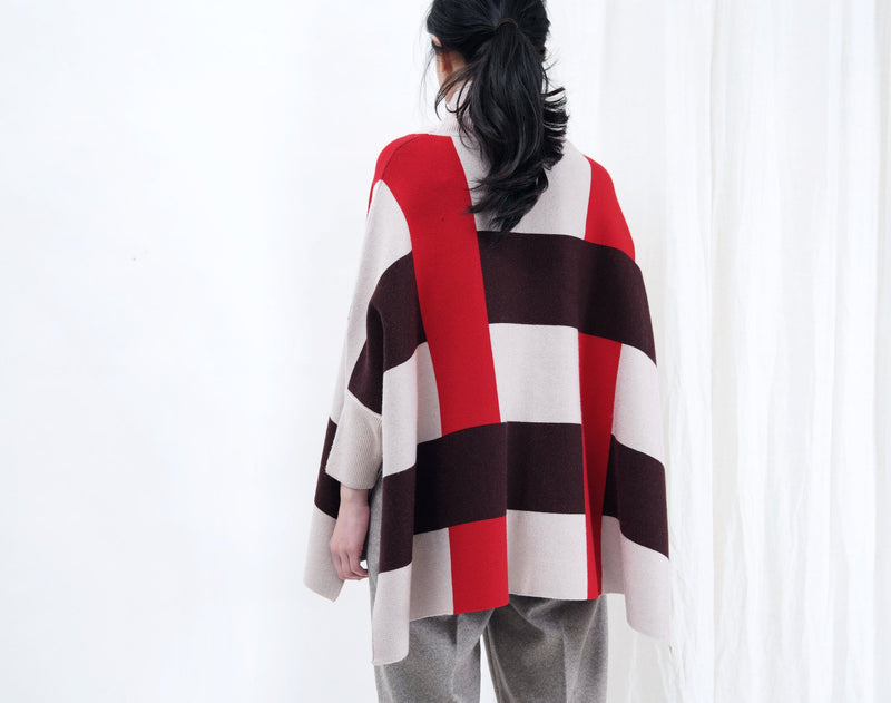 Red bold check pattern knit cape