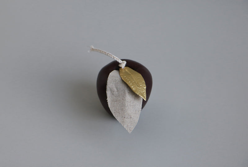 Bees wax candle in apple shape (Burgundy)