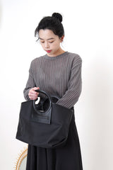 Black shopper bag w/ round handles