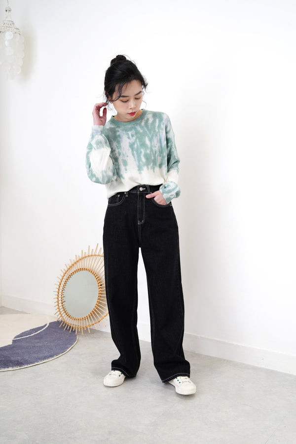 Black straight cut jeans in outline stitch