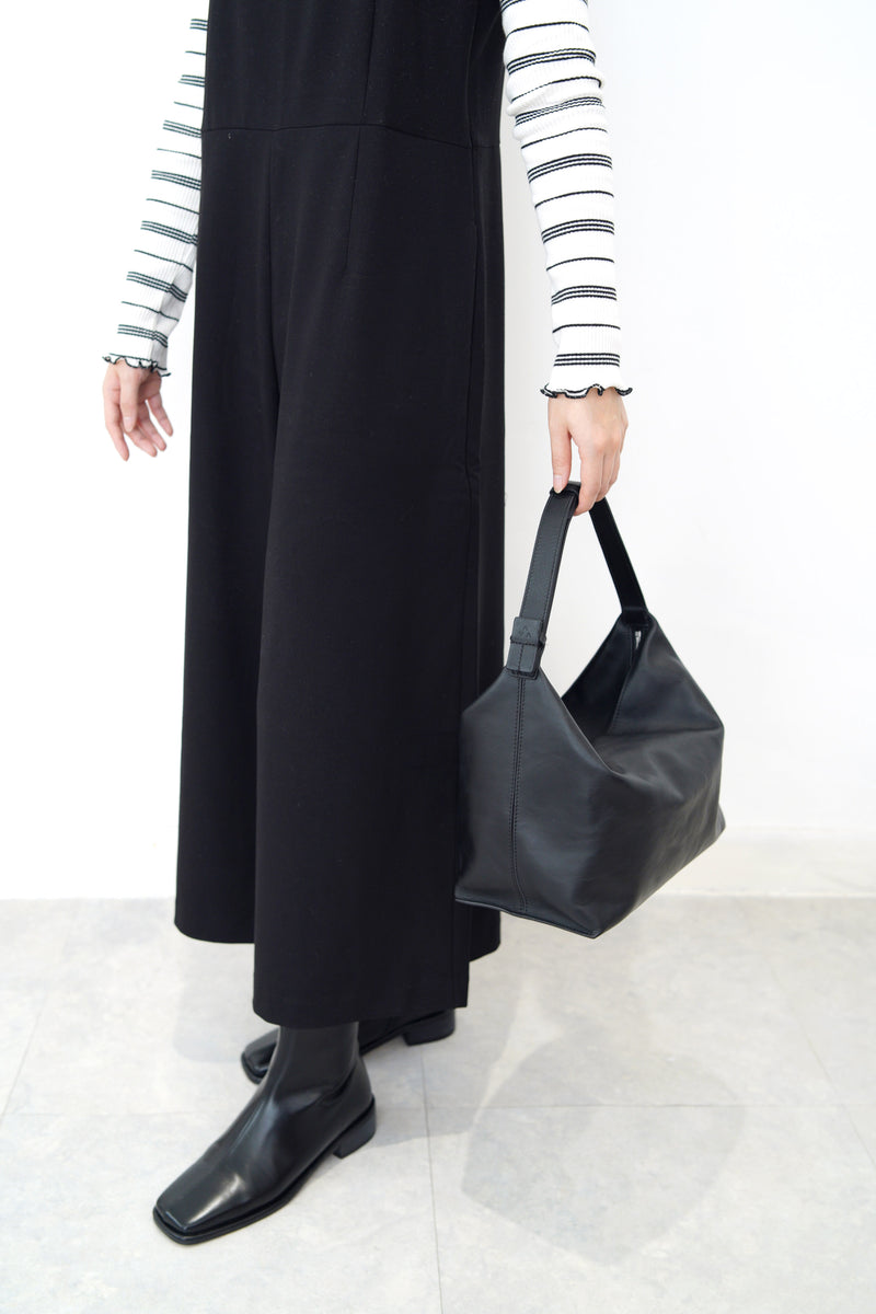 B/W stripes top in ruffle fringe