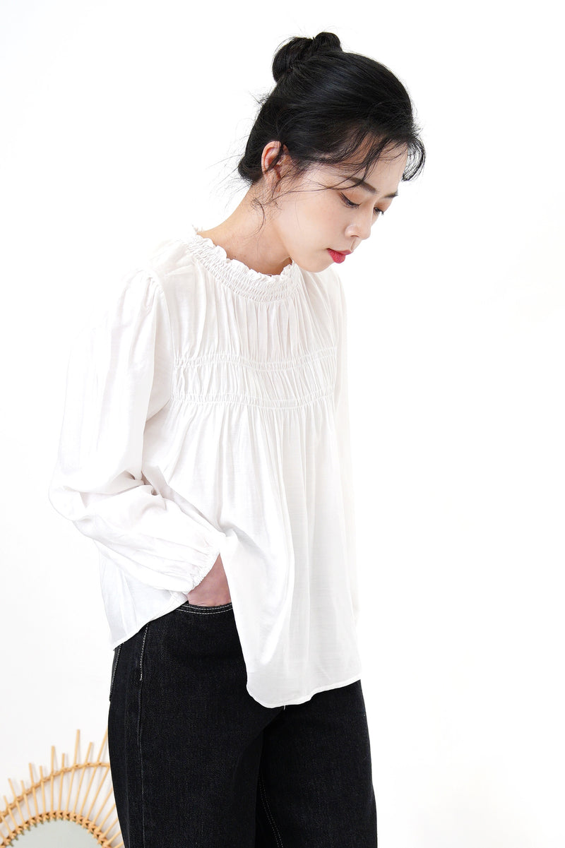 White soft dolly shirt in ruffle details