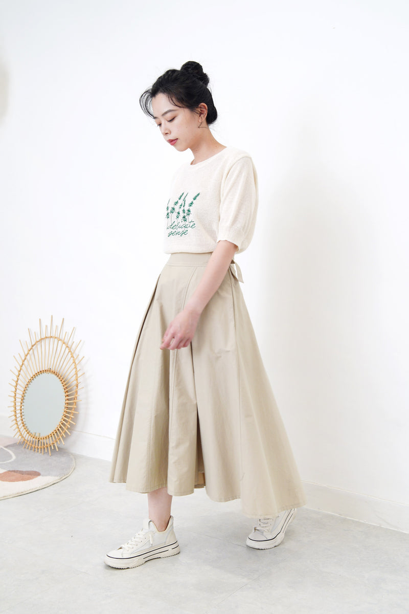 Oatmeal detail pleats skirt in side buckles