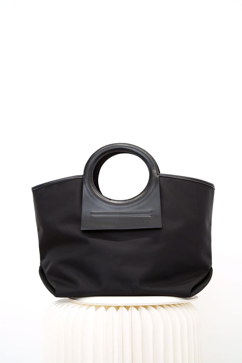 Black shopper bag w/ round handles