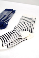 Line crossing socks
