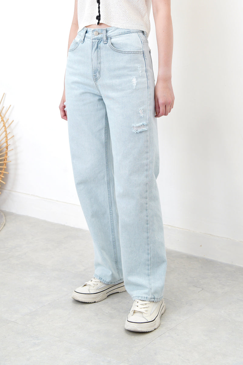 light blue straight cut summer jeans