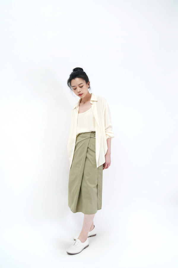 Cream texture blouse w/ attached inner