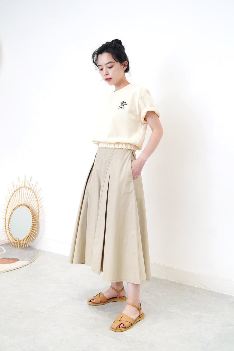 Oatmeal detail pleats skirt in side buckles