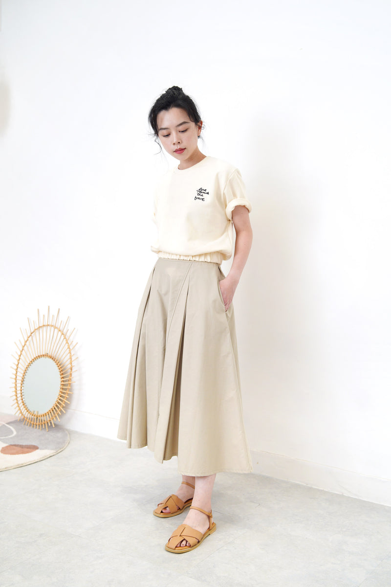 Oatmeal detail pleats skirt in side buckles