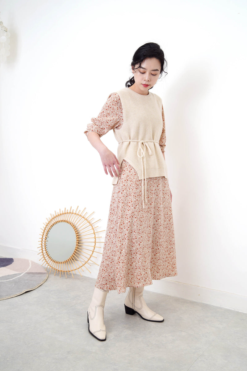Beige v neck floral dress w/ waist string