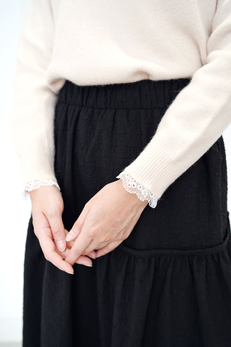 Ivory knit top w/ lace fringe detail