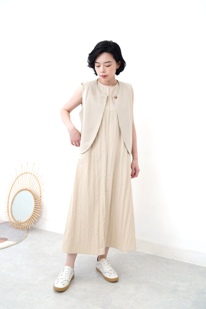Beige premium vest jacket in round hem