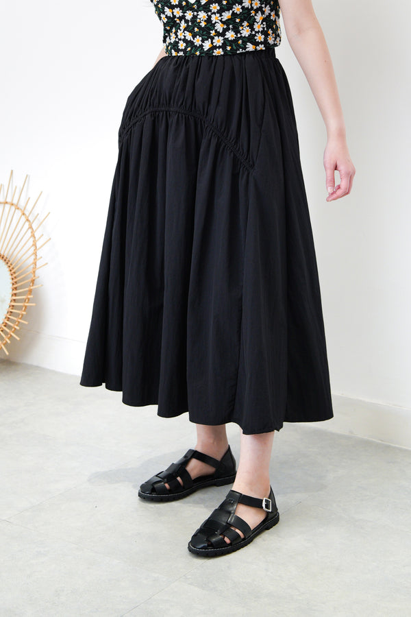 Black front pleats gather skirt