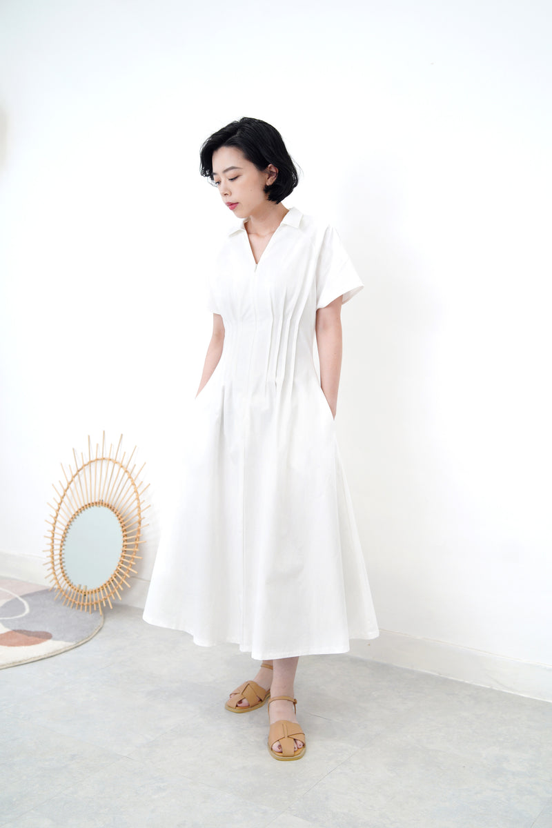 White zip dress w/ pleats waist details