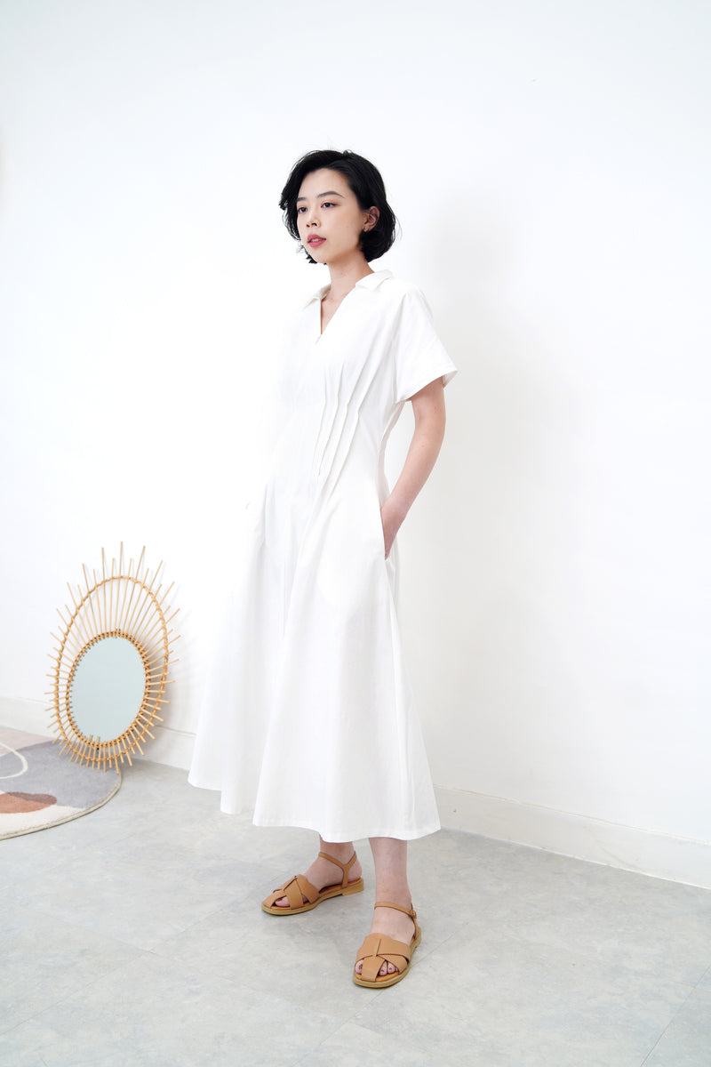 White zip dress w/ pleats waist details