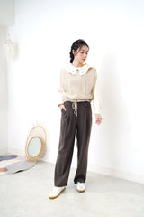 Ivory cotton blouse in details ruffle collar