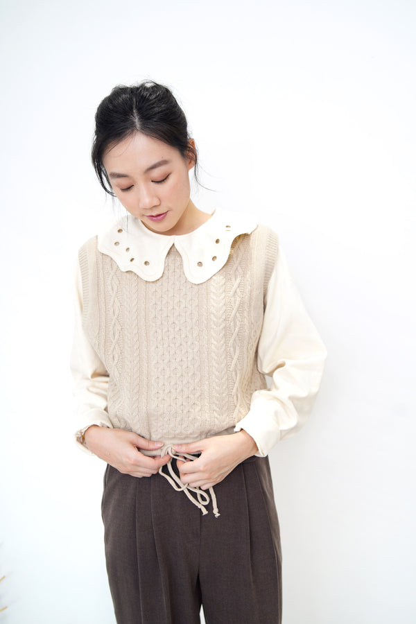 Ivory cotton blouse in details ruffle collar