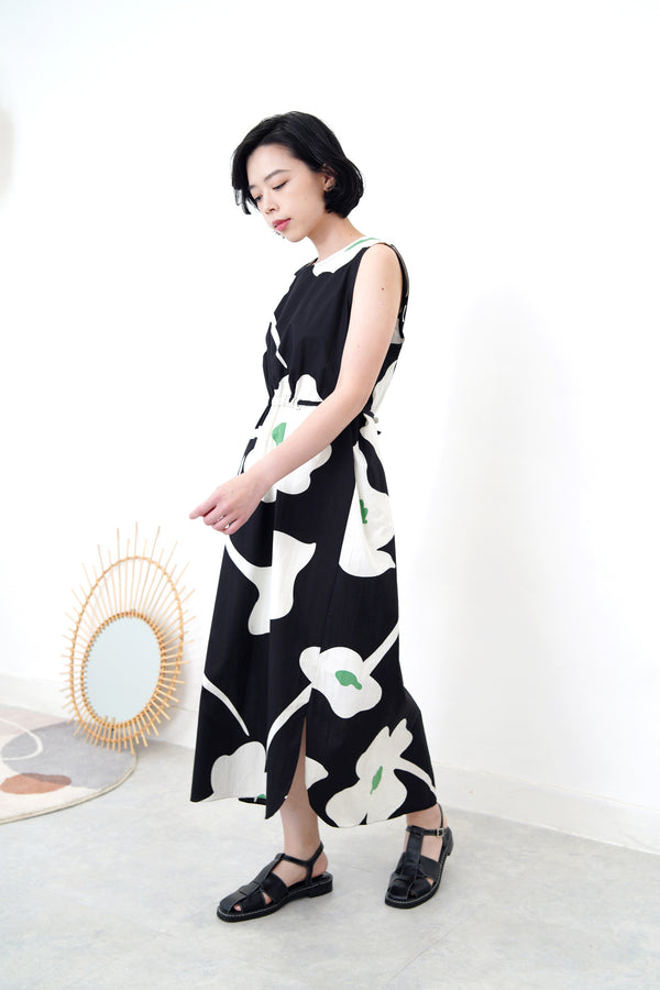 Black floral dress w/ waist string