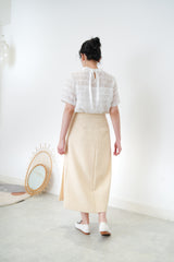 White detail pleats pattern blouse w/ ribbon