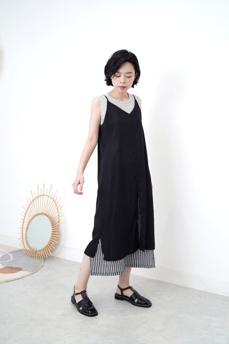 Navy skirt in stripes pattern