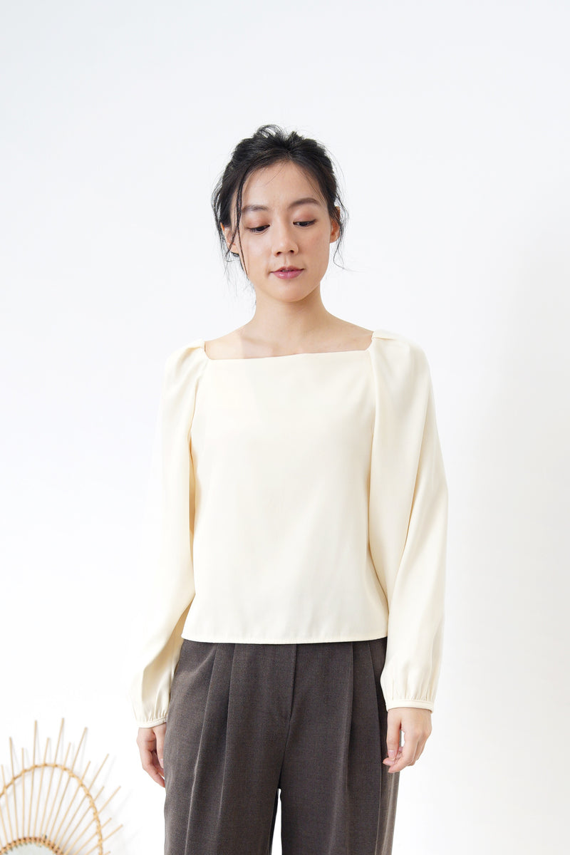 Ivory blouse in square collar