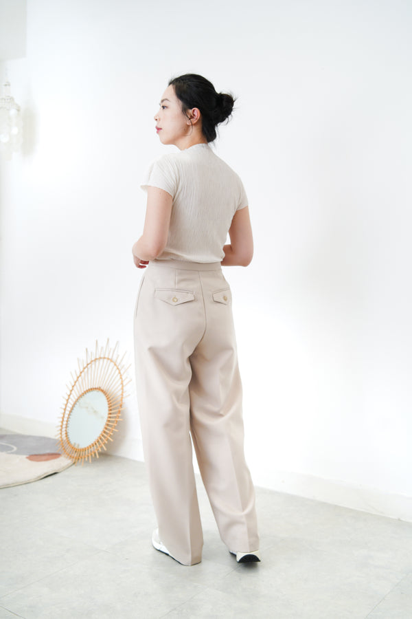 Beige pleats trouser w/ side pocket