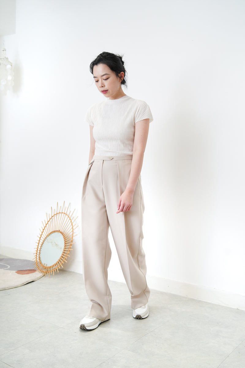 White pleats texture body top
