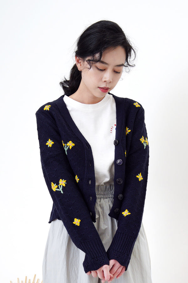 Navy cardigan in flora embroidery