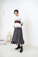 White crop cut sweater w/ contrast color
