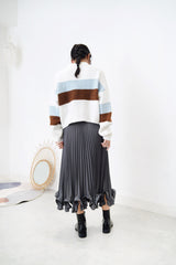 White crop cut sweater w/ contrast color