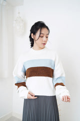 White crop cut sweater w/ contrast color