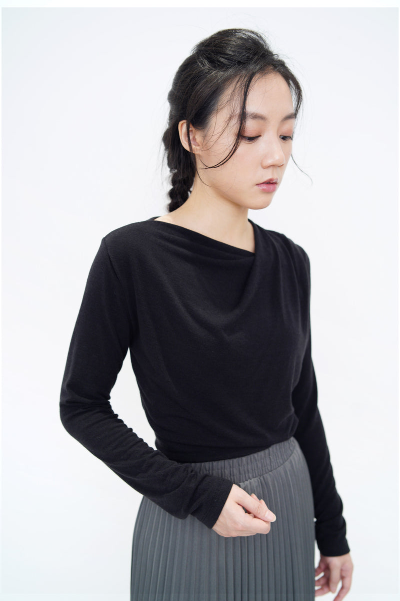 Black cotton top in asy. Collar