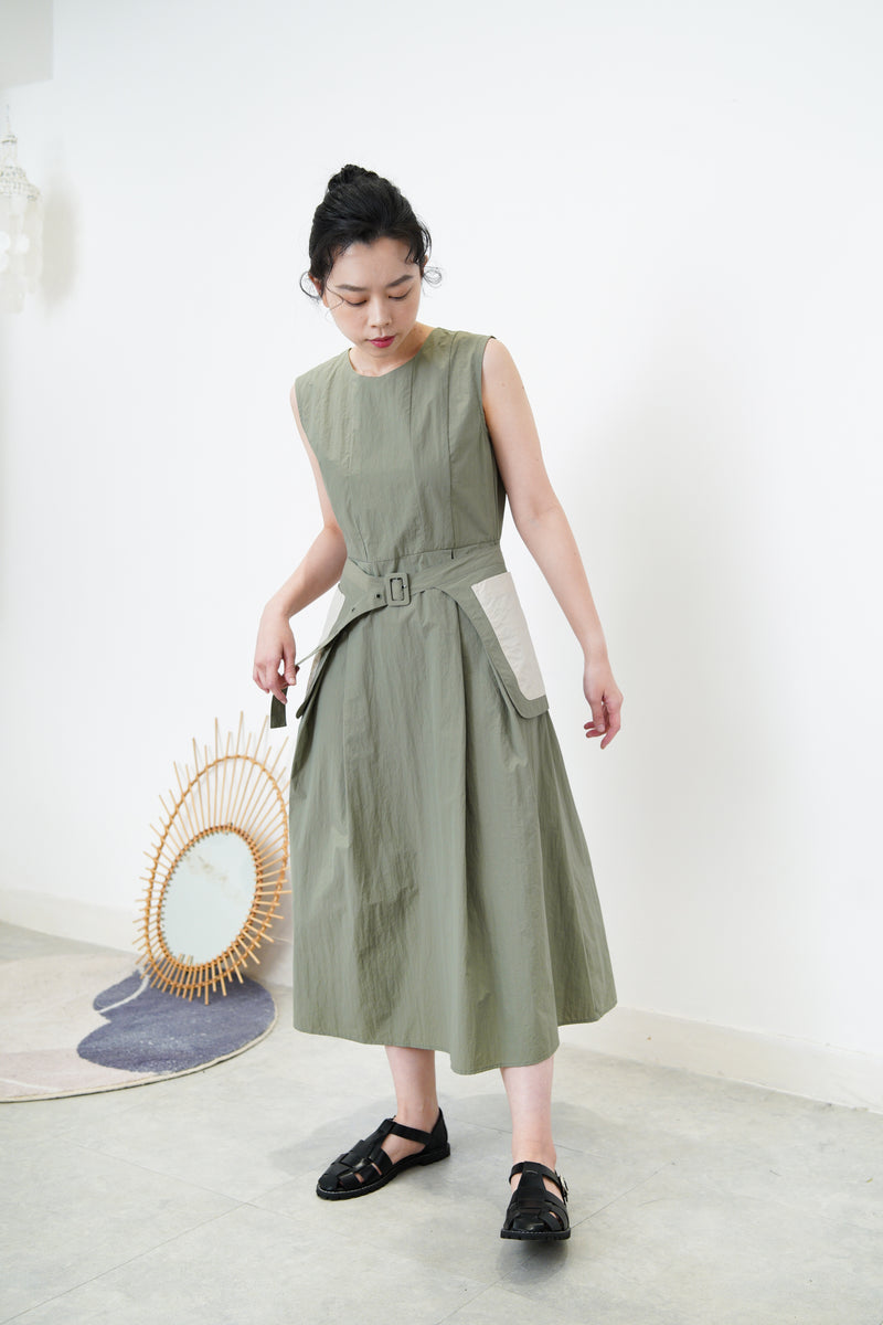 Pleats dress w/ belt pocket